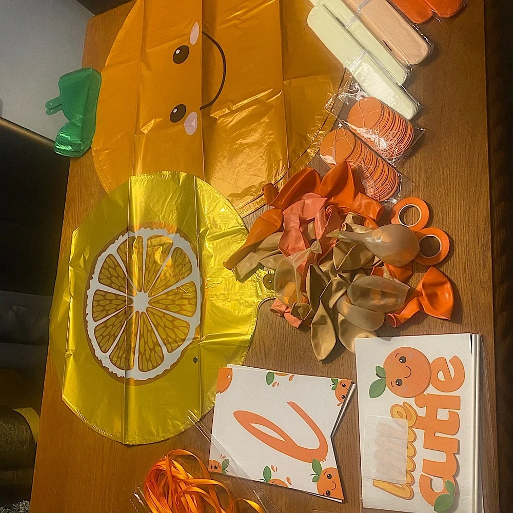 Little cutie party decorations - Picture 1 of 6